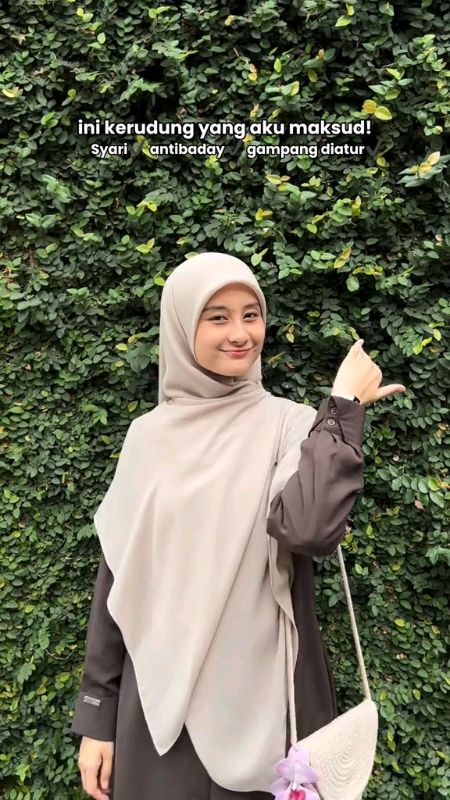 Vaia Square & Syifa oneset #jamisesyari #jilbabsegiempat #jilbabsyari #oneset #onesetkekinian #onesetwanita #RacunShopee ##ShopeeLook #SpillBawaBerkah