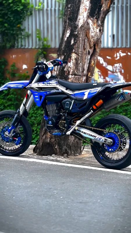 tampilan motor makin keren pakai bodyset crf450 hrv 💯#crf450 #hrvmx #crf150 #shocktabungcrf #seatcover #stangmotor #tromolcrf #fyp #promoshopee #crf