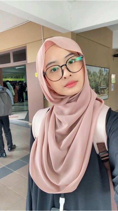 #ShopeeLook #GratisOngkirRP0 #SpillRacunShopee #berandashopee #OOTDFashionShopee #ViralDiShopeeVideo #pashminakaosrayon #ShopeeFasionHaul