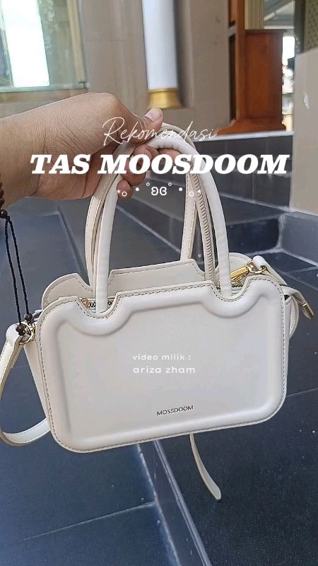✨ “Tas Mini, Style Maksimal! ✨  Muat banyak, ringan, & classy.Buruan checkout sebelum SOLD OUT!”  #TasViral #TasCewek #TasMinimalis#moosdoombag