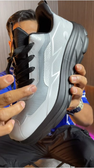 Murah tapi mewah 👌😎🔥 #ViralDiShopeeVideo #RacunShopeeCheck #ShopeeCOD #sepatusneakers #sepatu