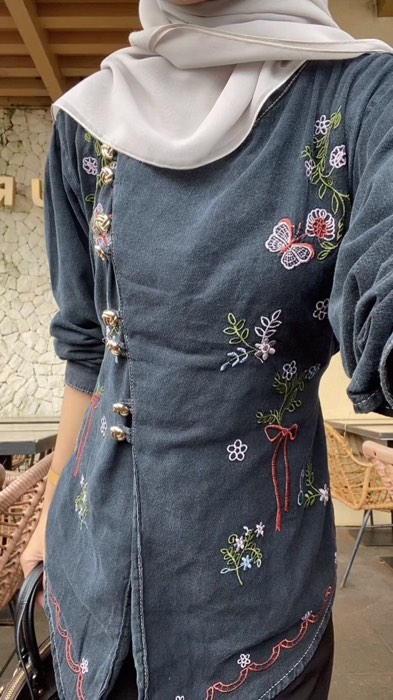 #blousewanita #OOTDFashionShopee #ootdhijab #ootdbukber #bajulebaran #celanawanita #celanakerja