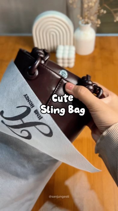 Sling bag super cute 😍 #tas #selempang #sling #bag #OOTDFashionShopee #ShopeeLook #SpillBawaBerkah #ShopeeFashionHaul #Ramadhan
