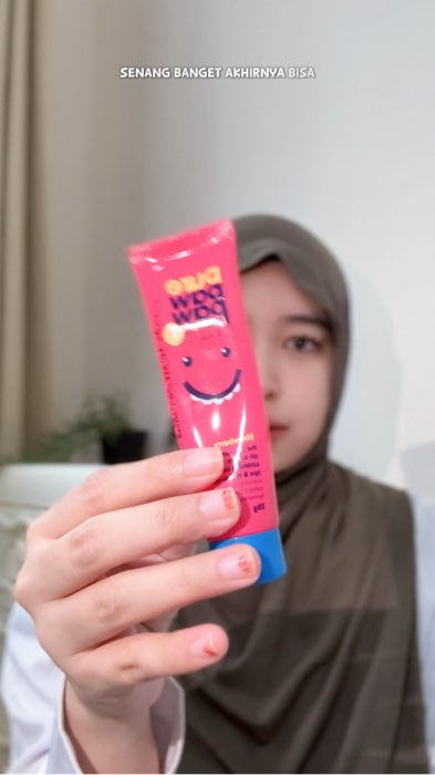 Baru sekali oles langsung beda banget! #purepawpaw #purepawpawstrawberry #lipbalmviral #lipcareindonesia #lipbalmglossy #lipbalmterbaik #bibirkering