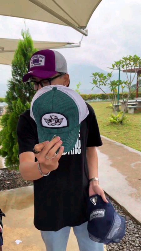 keren bgt topi nya guys,yuk klik keranjang di bawah #topitrucker #topicorduroy #SpillRacunShopee #RacunShopee #fyp