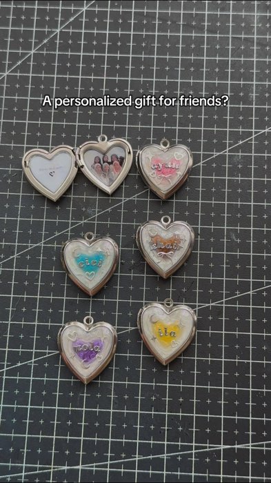 Some friendship memories are too good to forget 🫶✨💭 Keep them with you — every day 🔐💗 #heartlocket #personalizedgifts #giftidea #valentinesday