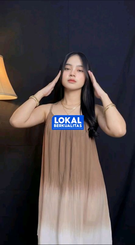 Tampil anggun dengan dress simpel yang nyaman dipakai. Cocok buat hangout atau acara santai. Yuk checkout sekarang #shopee #dress #fashionwanita #ootd