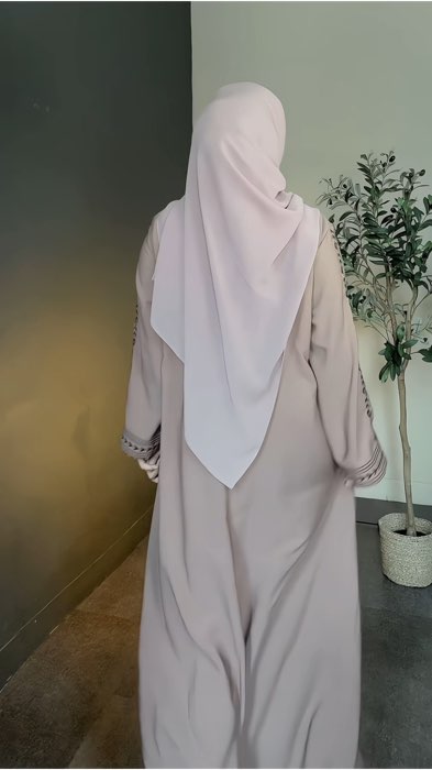 #abaya #ShopeeLook #shopeevideo #outfitideas #ShopeeCOD #FashiondiShopee #outfitlebaran