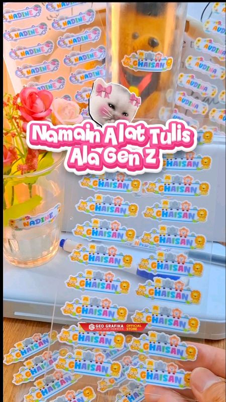 stiker UV DTF Cocok buat botol minum, kotak makan, alat tulis dll 🫶 1 pack isi 20 pcs, banyak karakter lucu!#StickerCustom #UVDTFSticker #stikernama
