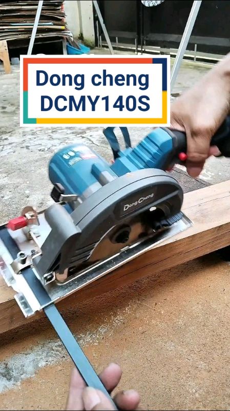 Circular saw dong cheng DCMY140S #circularsaw #dongcheng #mesingergajikayu #mesingergajibaterai #mesingergajipotong #SpillRacunShopee #GratisOngkirRP0