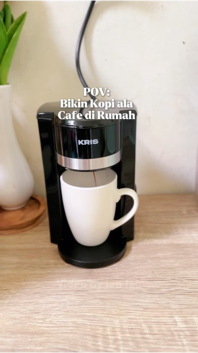Huhu kopinya lebih sedep kalau diseduh gini #coffeemaker #mesinkopi #kris #azko #cofeemaker #diskongoldentick #SpillBawaBerkah #ShopeeHaul #homecafe