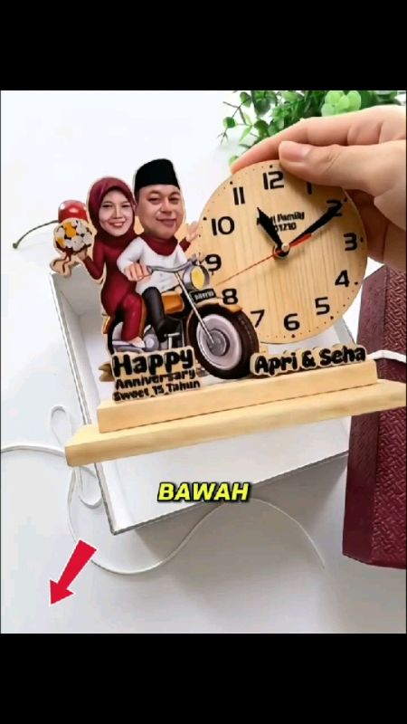 karikatur jam kayu #jamkayu #karikaturkayu #jam #jammurah #kadowisuda #kadoulangtahun #kadopernikahan #kadoannivesary