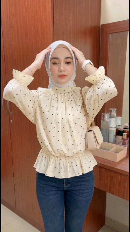 Blouse Motif Polka Kekinian Atasan Wanita Casual Katun Premium#ViralDiShopeeVideo #RacunShopee #ShopeeLook #Diskon50Persen #SpillBawaBerkah