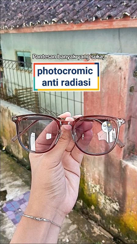 kacamata photocromic anti radiasi #kacamata #kacamataphotocromic #kacamataantiradiasi #SpilBawahBerkah #ShopeeFashionHaul #RacunShopee #ShopeeLook