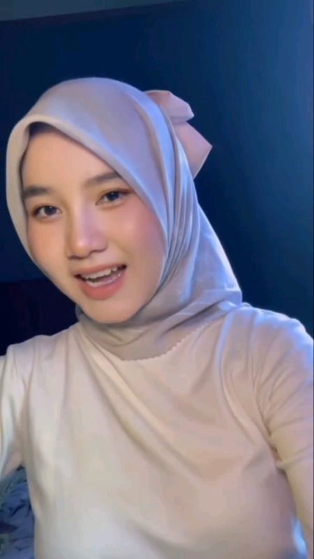 HIJAB LASERCUT SEGIEMPAT PARIS POLOS #hijabsegiempat #hijablasercut #hijabpoloslasercut #hijabparislasercut #hijabparisjapan #hijab #RacunShopee
