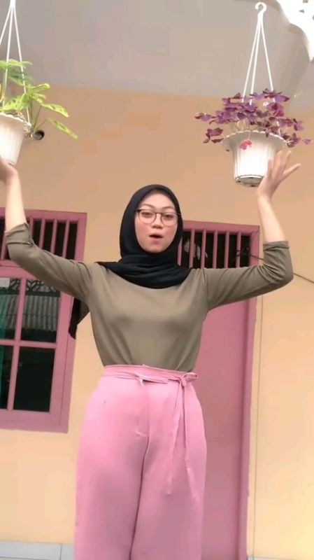 kaos lengan panjang#setelanwanita #mansetwanita #hijabsegiempat #hijabstyle #bajuwanita #atasanwanita #dresssexy #fyp #fypshopeevideo #RacunShopee