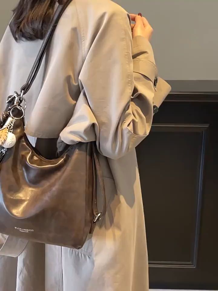 Para wanita! Jangan lewatkan tas tote klasik dan serbaguna ini—benar-benar indah!