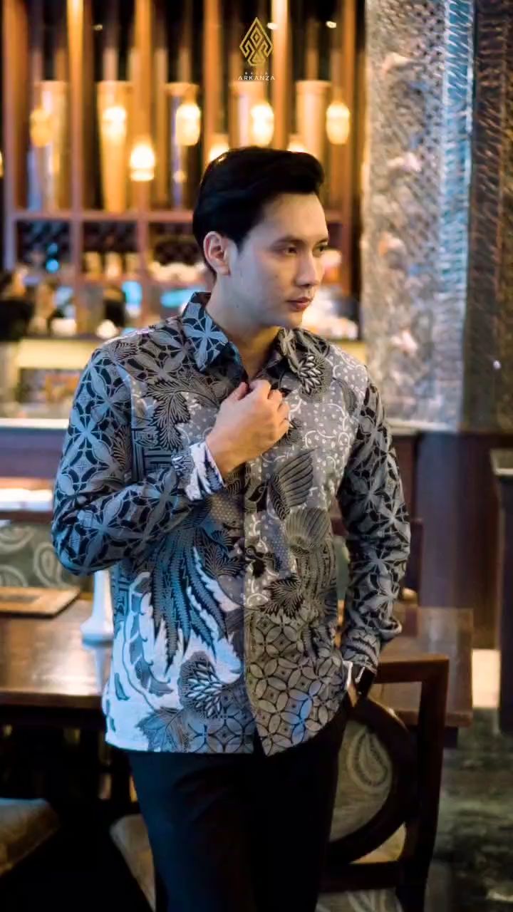 elegan dengan sentuhan warisan nusantara , Yuk check out sekarang.. #batikarkanza #batikslimfit #batikpria #batikindonesia #arkanzabatik