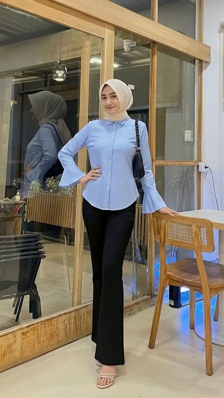 Wispie Outfit #wispiekemeja #onesetwanita #outfitinspiration #FashiondiShopee #fashionshopeehaul