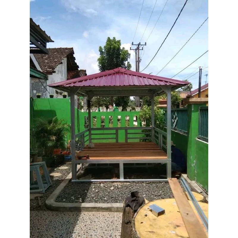 Gazebo Baja Ringan Modern Dengan Atap Spandek Pasir