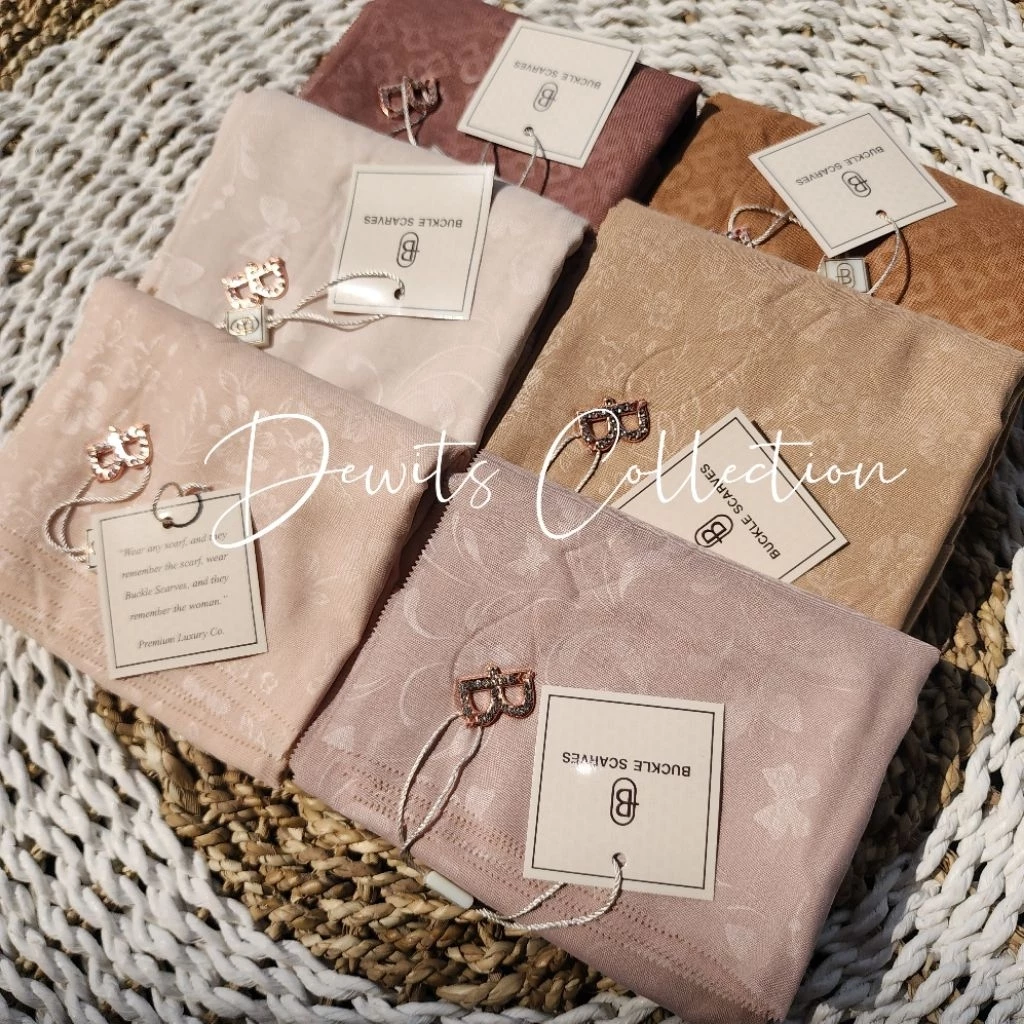 BUCKLE EMBOS FREE POUCH JILBAB SEGI EMPAT