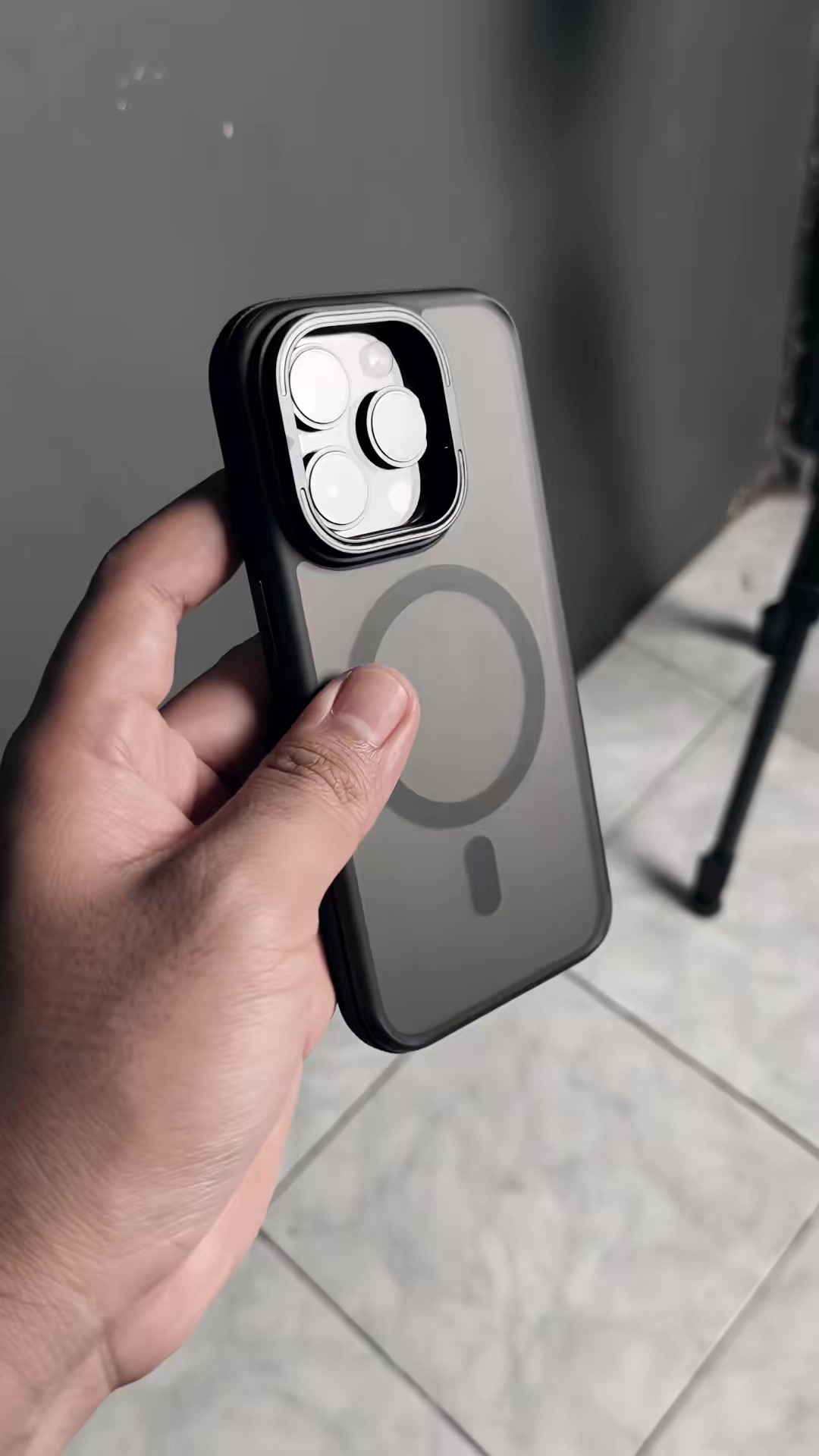 Casing iphone hitam magsafe dengan proteksi maximal untuk iphone kalian... #casing #case #fyp #iphone #casingmurah #caseiphone