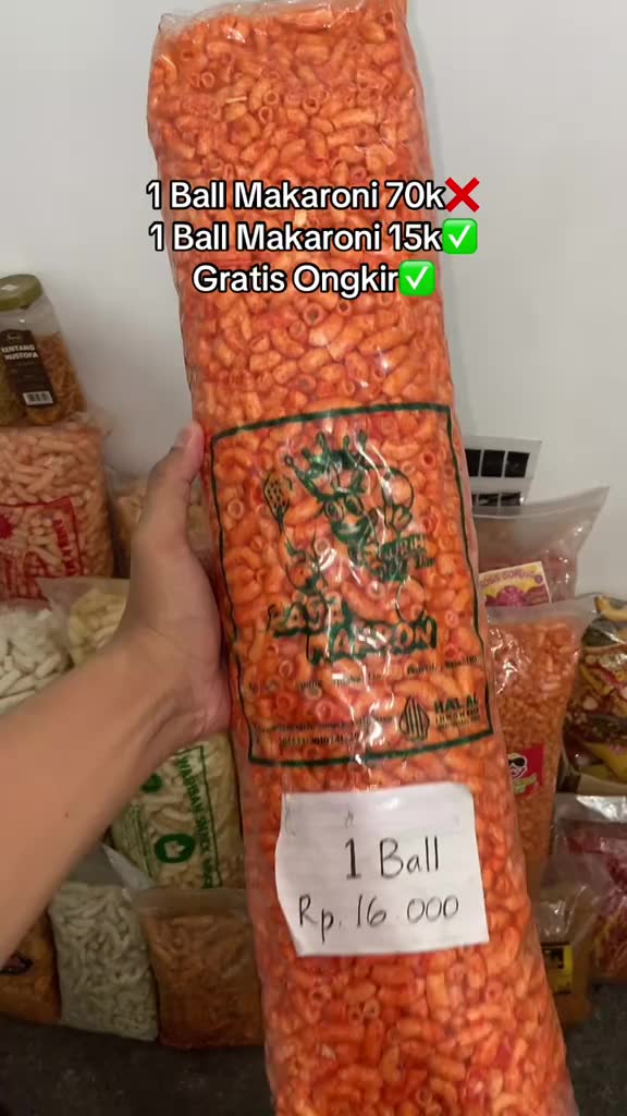 1 Ball Makaroni 70k❌ 1 Ball Makaroni 15k✅ Gratis Ongkir✅ #makaroni #makronibantet #kerupuk #fyp