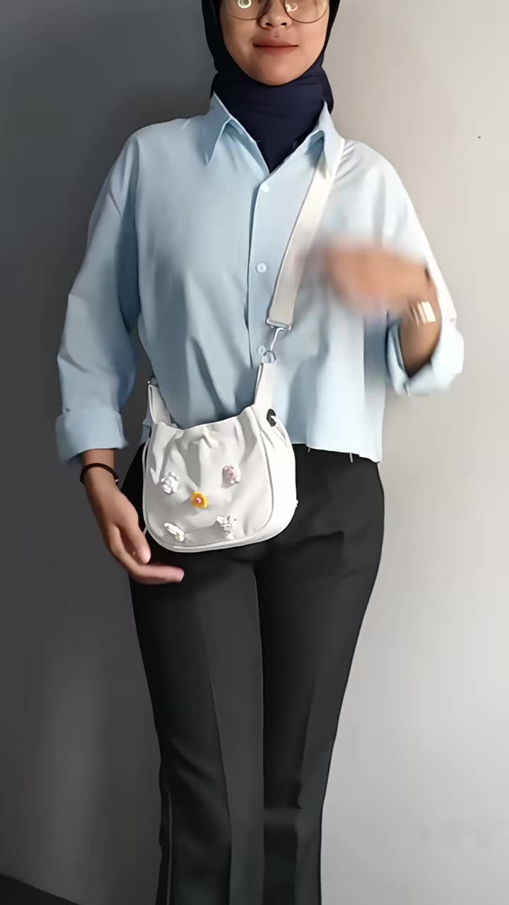 yakin gamau ngoleksi tas segemas inii 🤩 #fyppppppppppppppppppppppp #fy #fypage #fypp #villiyaslingbag #taskanvas #tasserut #tasmini #tasselempang
