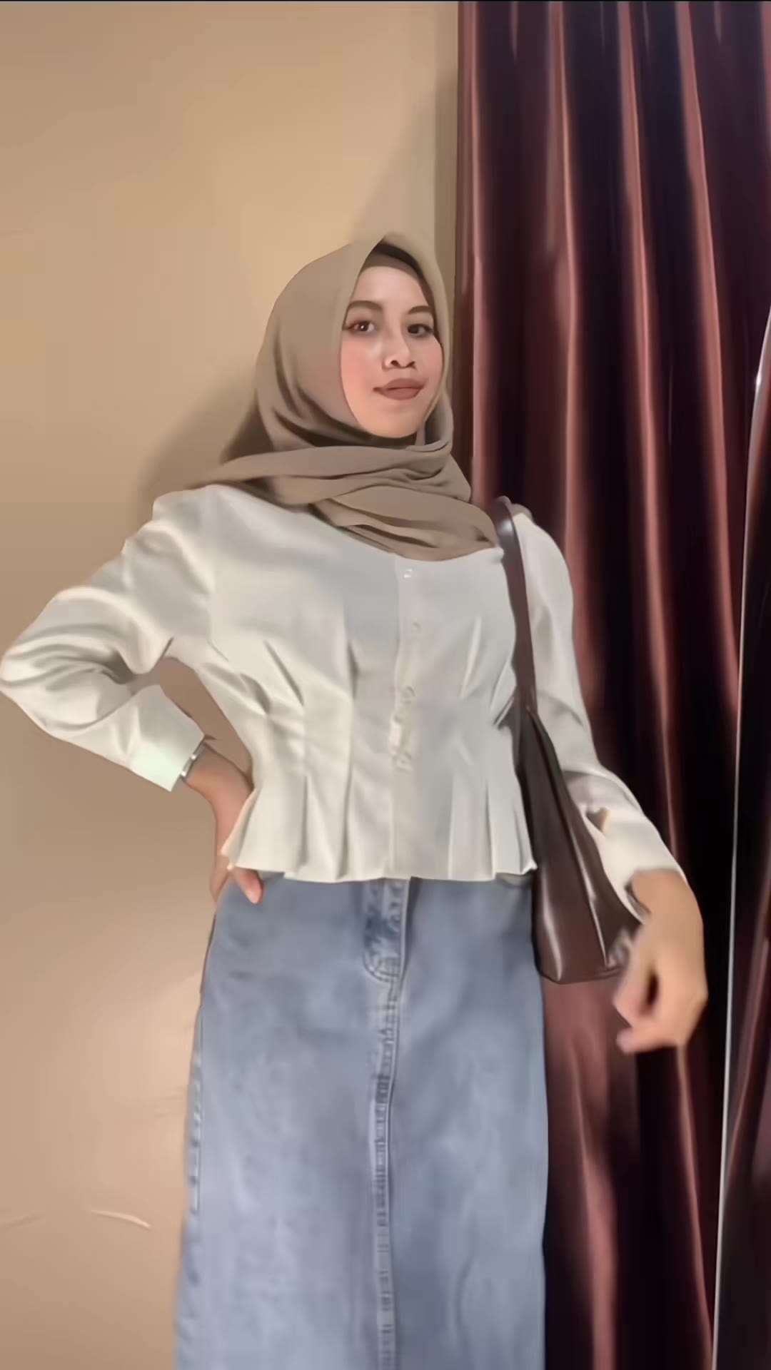 rekomendasi blouse dan rok jeans ada di keranjang kuningku💗🥰 #blousemurah #blouse #rokjeans #spilloutfit #rekomendasiootd #ootdhijab