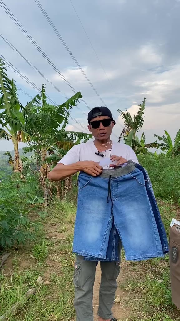 Celana pendek jeans #celanajeans #celanapendek #celana #celanajeanspendek