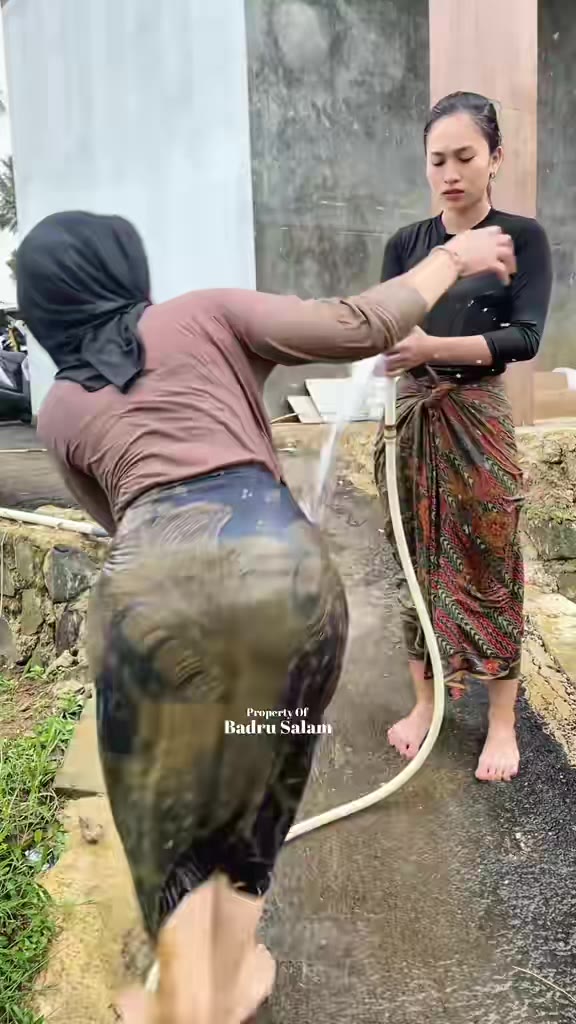 Neng milah cuci kaki dulu🤣 #gadisdesa #jampangturunankidul #fypviral