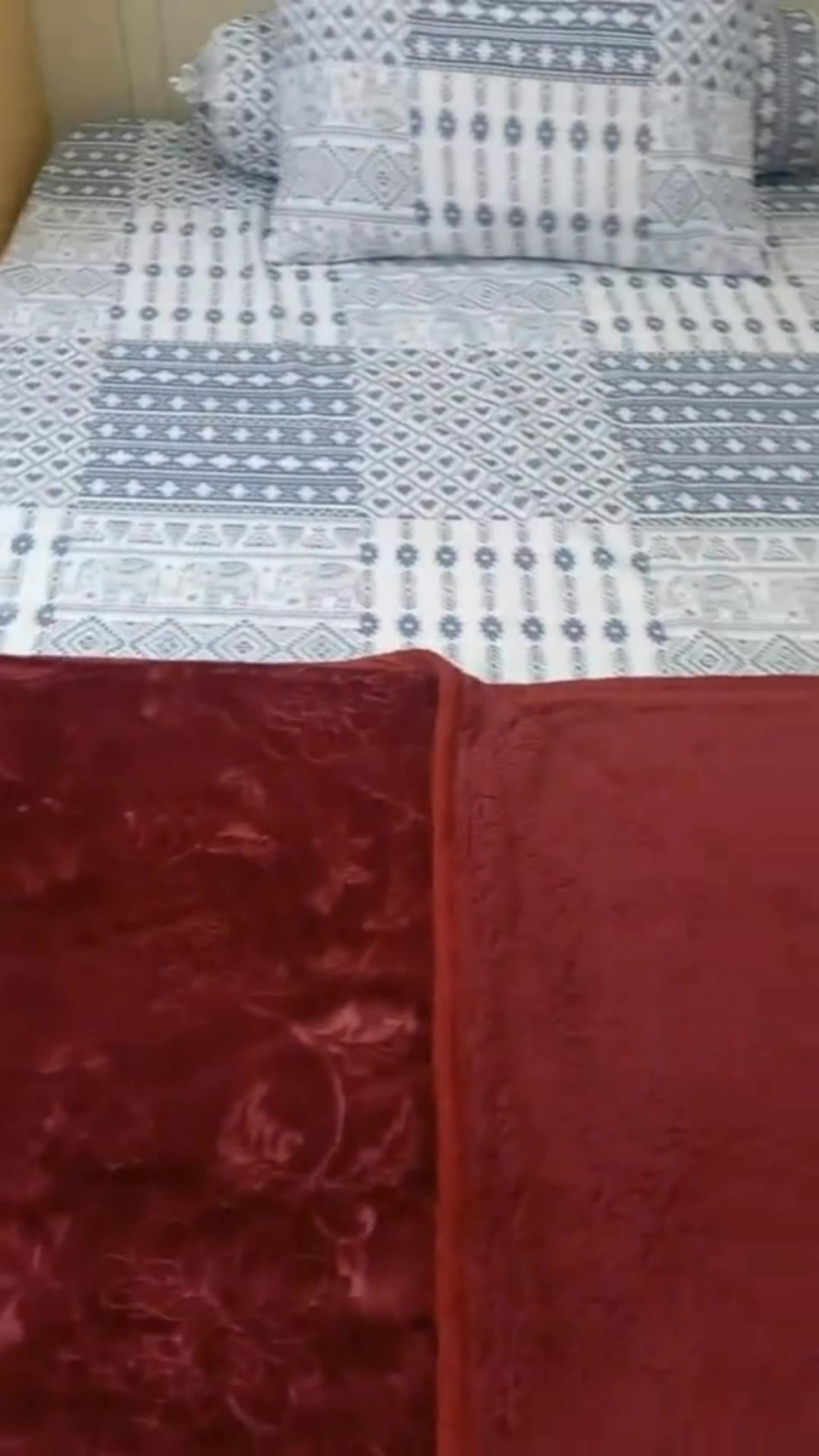 Selimut Bulu Domba Empuk #selimut #selimutbuludomba #selimutpanjang #GratisOngkirRP0 #RacunShopee #SpillBawaBerkah #SpillRacunShopee